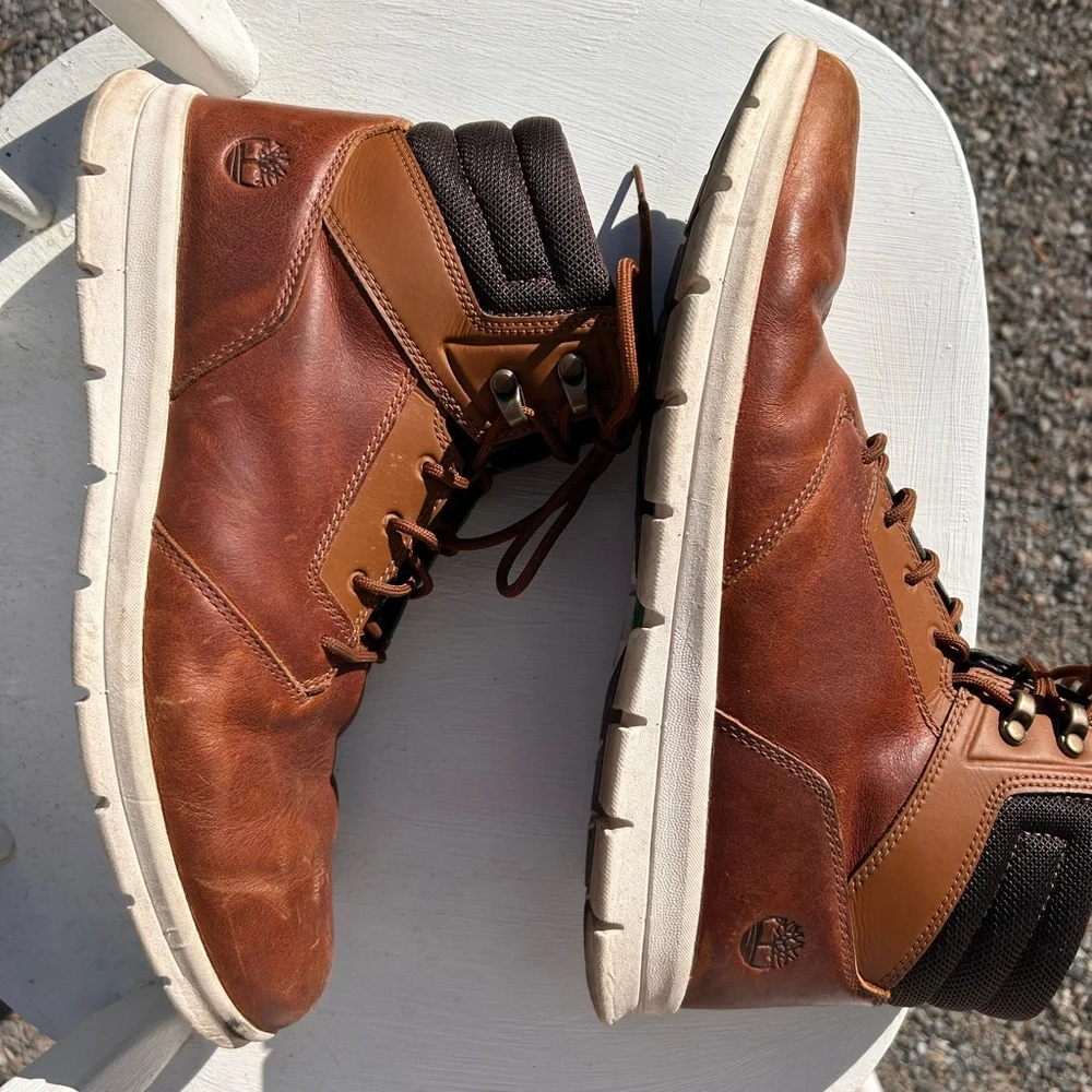 Timberland Brown Leather Lace-Up Boots with Tan Accents